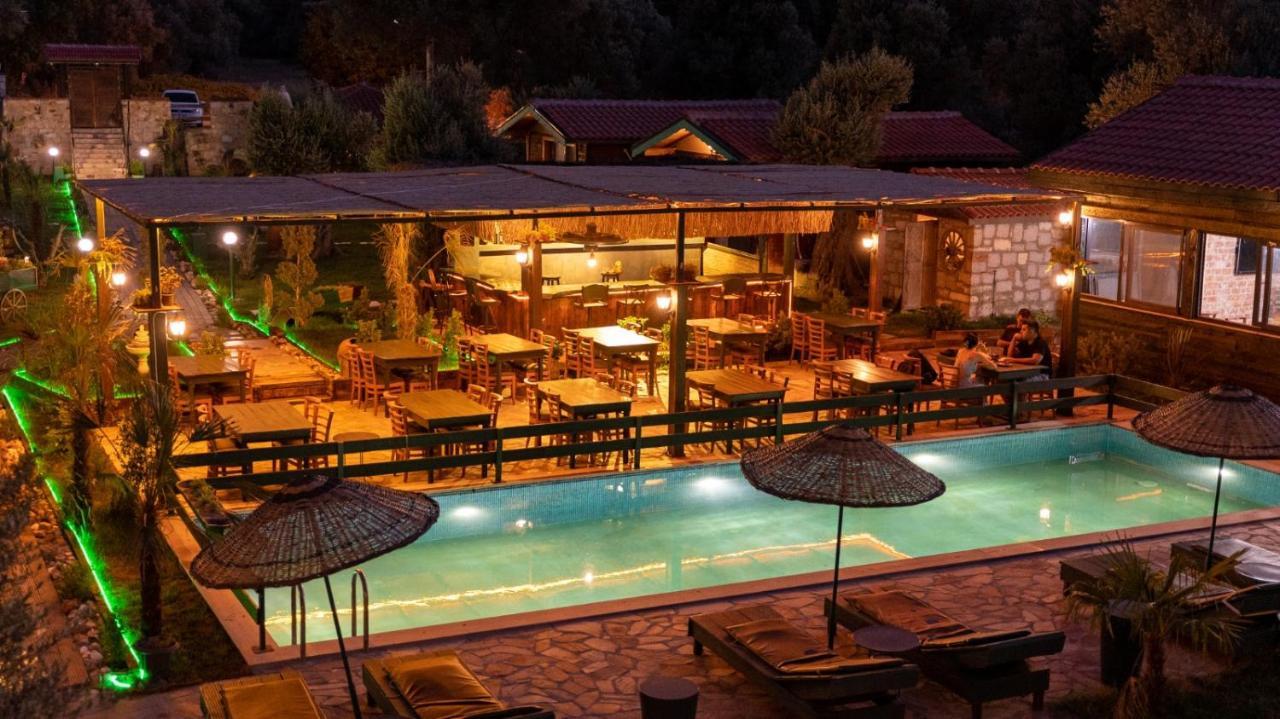 Bed and Breakfast Serender Bungalov Фоча Екстер'єр фото